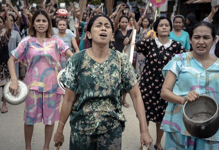 Women From Rote Island