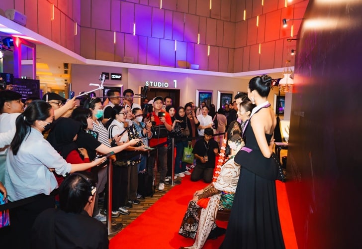 Perempuan Pembawa Sial 